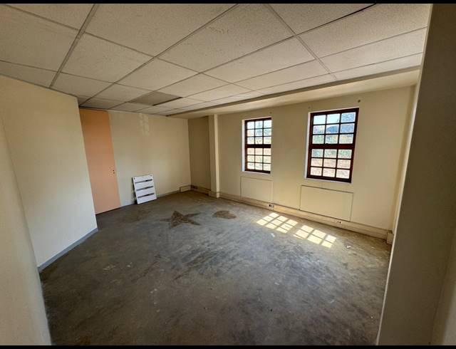 730M² BUSINESS CENTRE TO LET IN EASTGATE